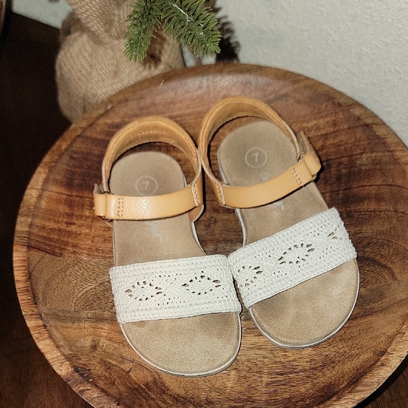 5 Pair Size 7 Toddler Girl Shoe Lot Vans, Crocs, Cat And Jack Pink - Picture 6 of 11